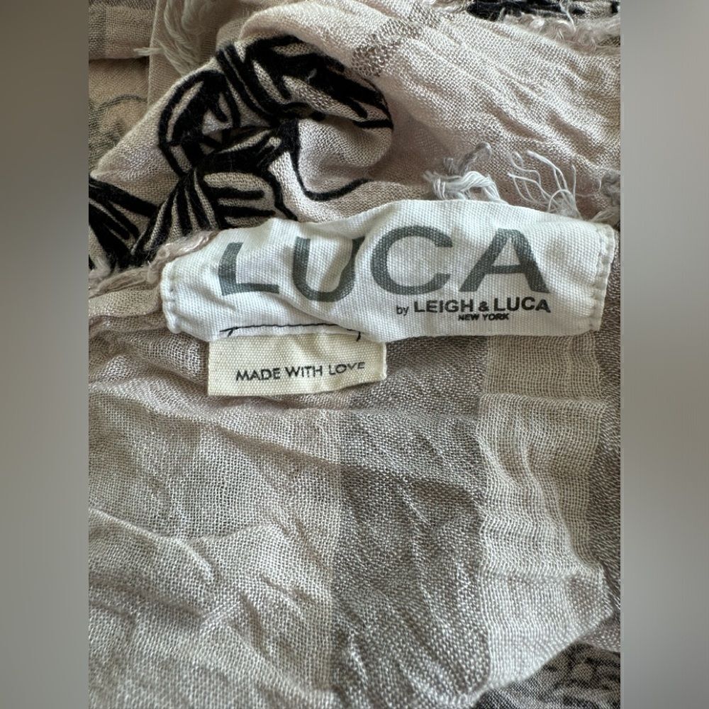Leigh & Luca Scarf - Picture 9 of 10